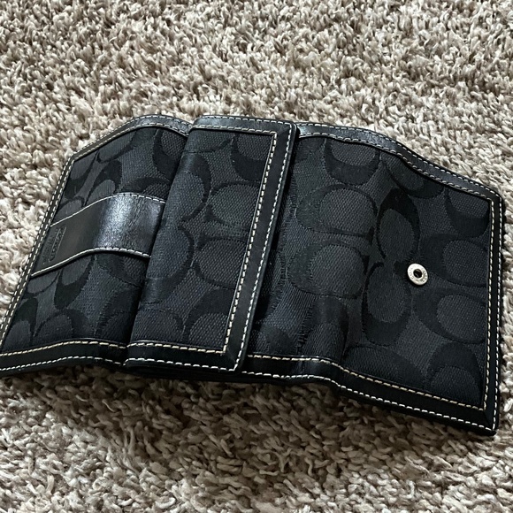 Coach Mini-Trifold Wallet - Picture 4 of 6